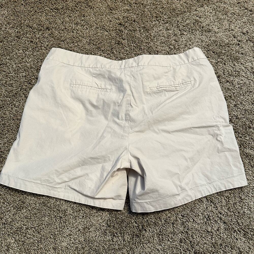 Brooks Brothers Women's Tan Shorts size 14 - Picture 3 of 6